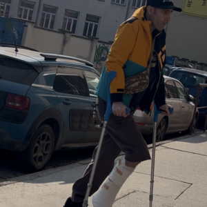 man slc coming hospital–video