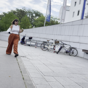 Lac girl coming–video