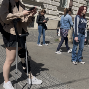 Girl knee brace –video