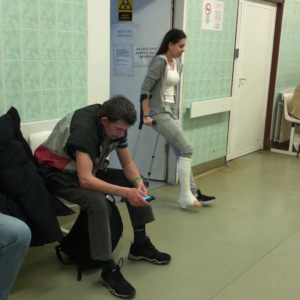 Girl leaving castroom with fresh slwc (video)