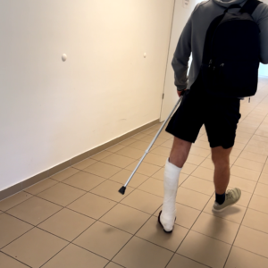 Man slwc hospital check out (video)
