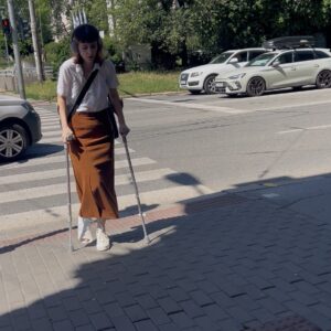 Girl in slc crutching ( video)